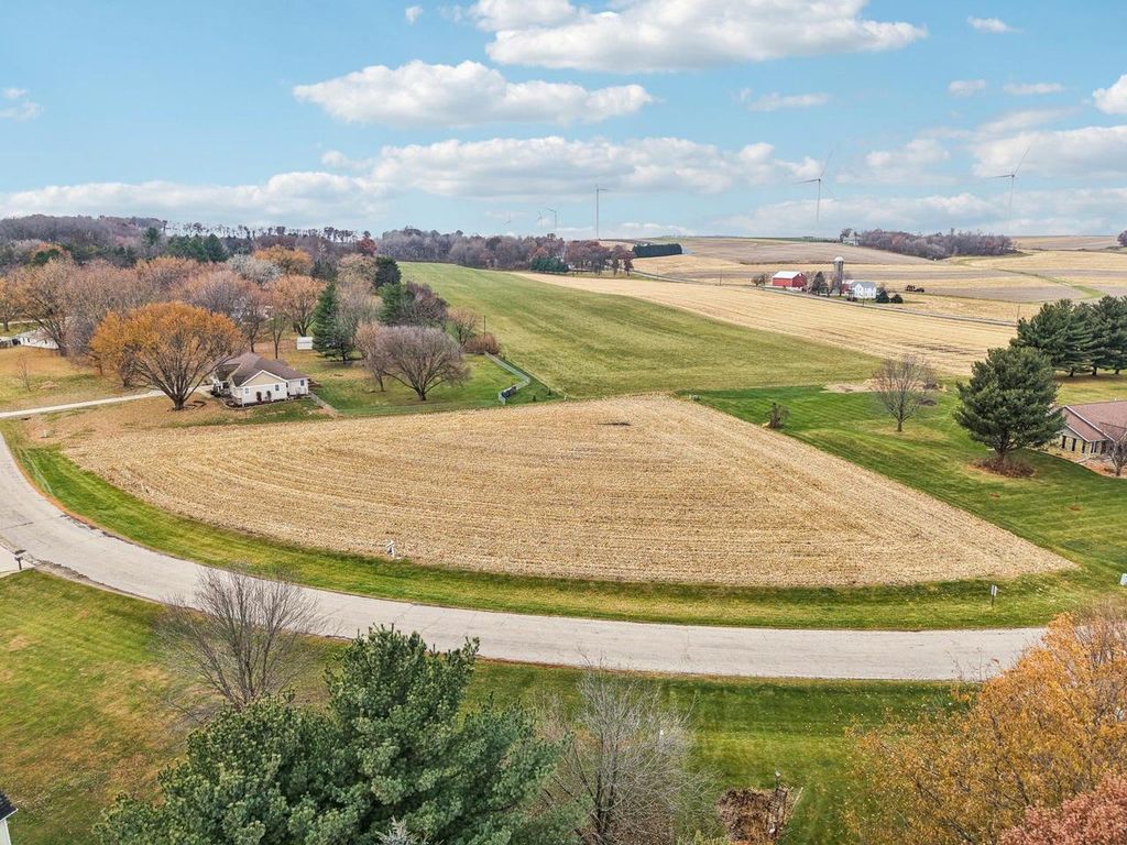 Photo of Lot 4 Hickory Run, Waunakee, WI 53597 (MLS # 2014266)