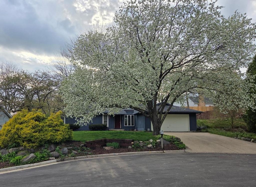 Photo of 1534 Sellery STREET, Middleton, WI 53562 (MLS # 2021926)