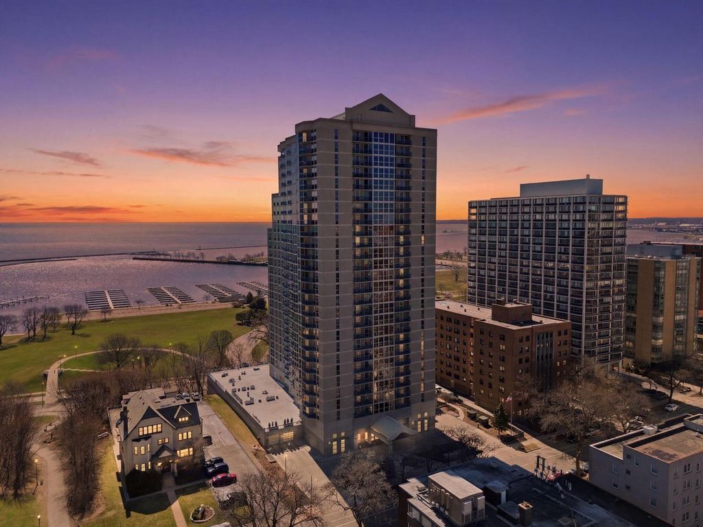 Photo of 1660 N Prospect AVENUE #812, Milwaukee, WI 53202 (MLS # 1957339)