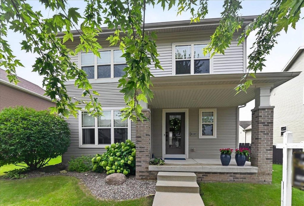 Photo of 6107 Arrowpoint WAY, Mcfarland, WI 53558 (MLS # 2030338)