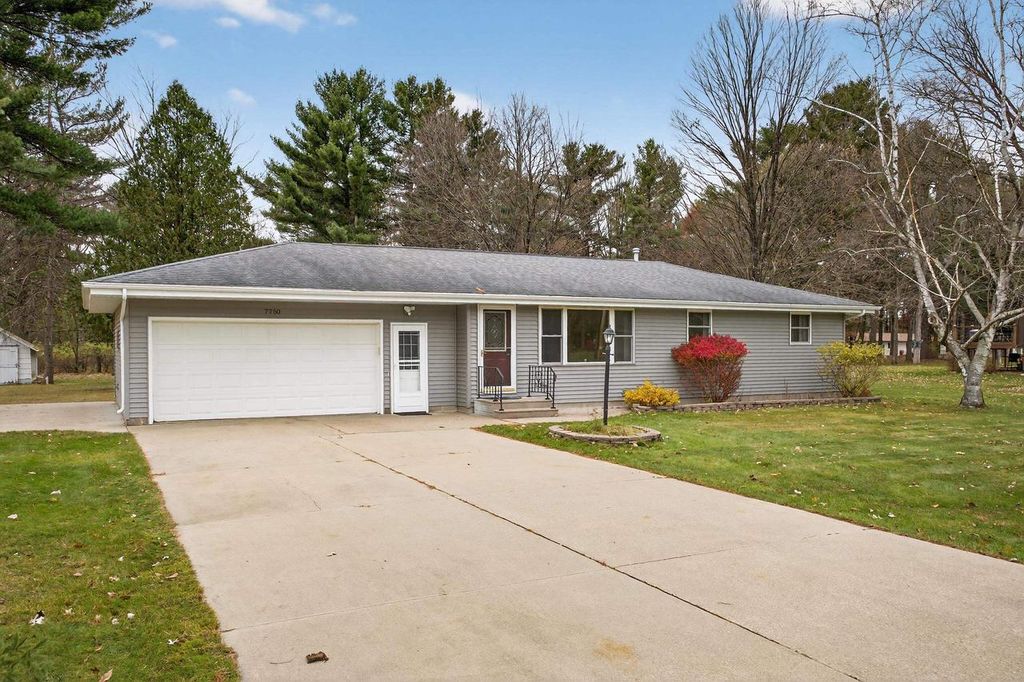 Photo of 7750 Deer LANE, Wisconsin Rapids, WI 54494 (MLS # 22505335)