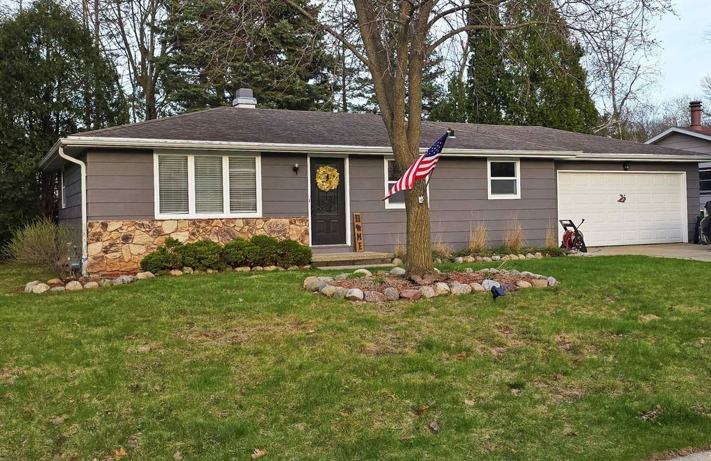 Photo of 1225 Delray DRIVE, Green Bay, WI 54304 (MLS # 50324286)