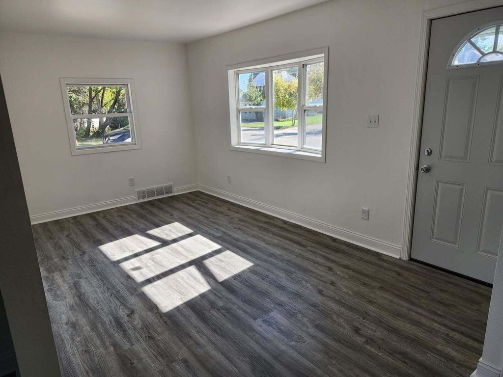 Photo of 1426 Johnson AVENUE, Racine, WI 53402 (MLS # 1939279)