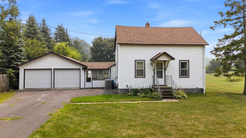 Photo of 1041 Black Wolf AVENUE, Oshkosh, WI 54902 (MLS # 50329353)