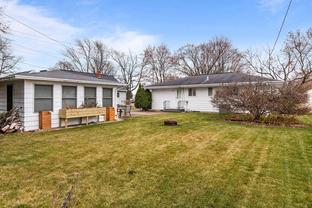 Photo of 1920 E Frances STREET, Appleton, WI 54911 (MLS # 50318548)