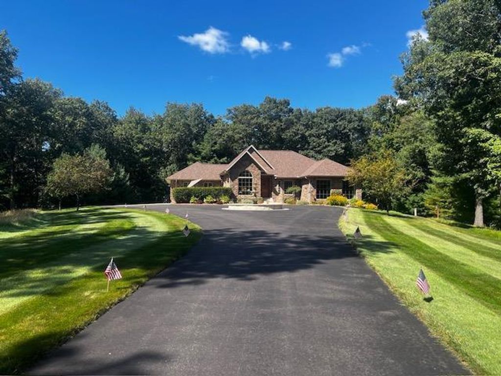 Photo of S2051 Park Lane CIRCLE, Reedsburg, WI 53959 (MLS # 2018710)