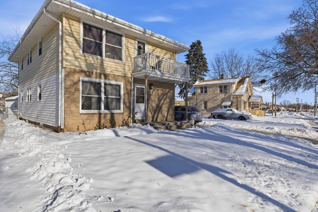 Photo of 6654 W Constance AVENUE #6656, Milwaukee, WI 53218 (MLS # 1945249)