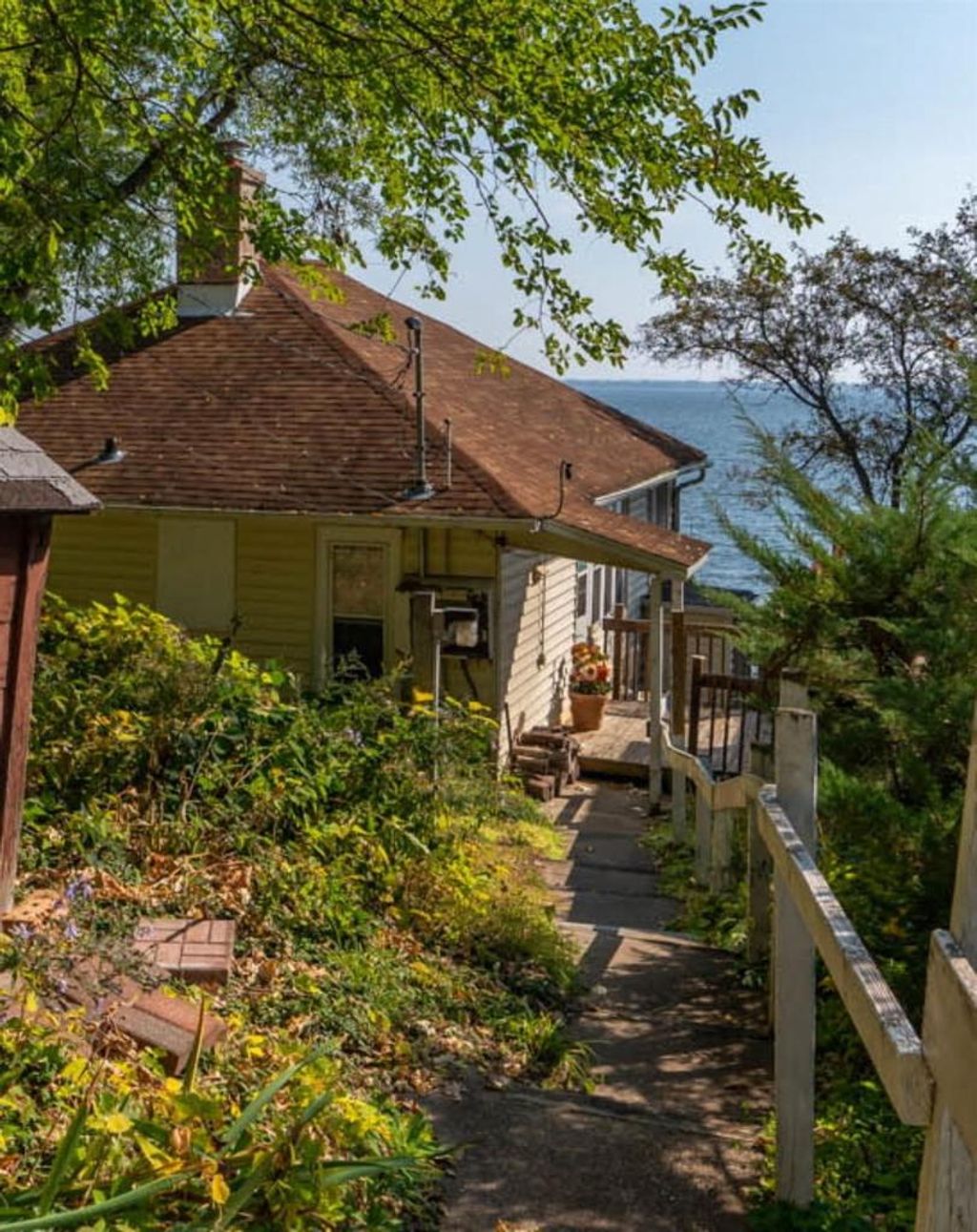 Photo of 945 Villa STREET, Racine, WI 53403 (MLS # 1945145)