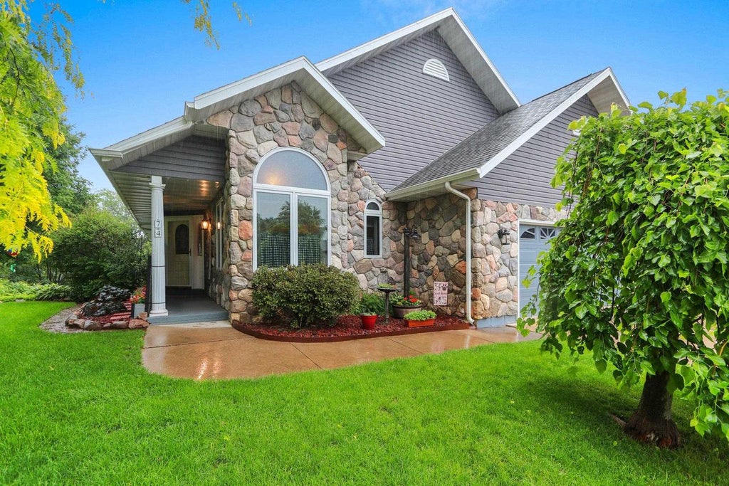 Photo of 74 Shore DRIVE, Clintonville, WI 54929 (MLS # 50327632)