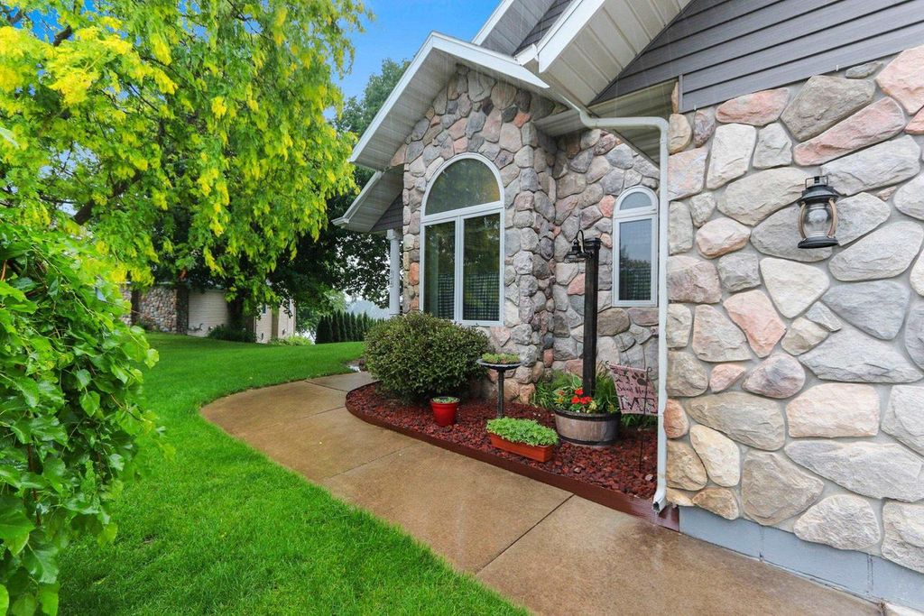 Photo of 74 Shore DRIVE, Clintonville, WI 54929 (MLS # 50327632)