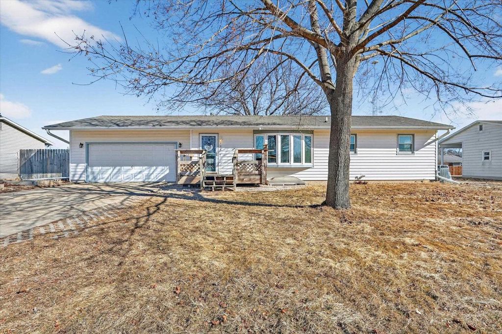 Photo of 198 Juniper AVENUE, Brodhead, WI 53520 (MLS # 2016861)