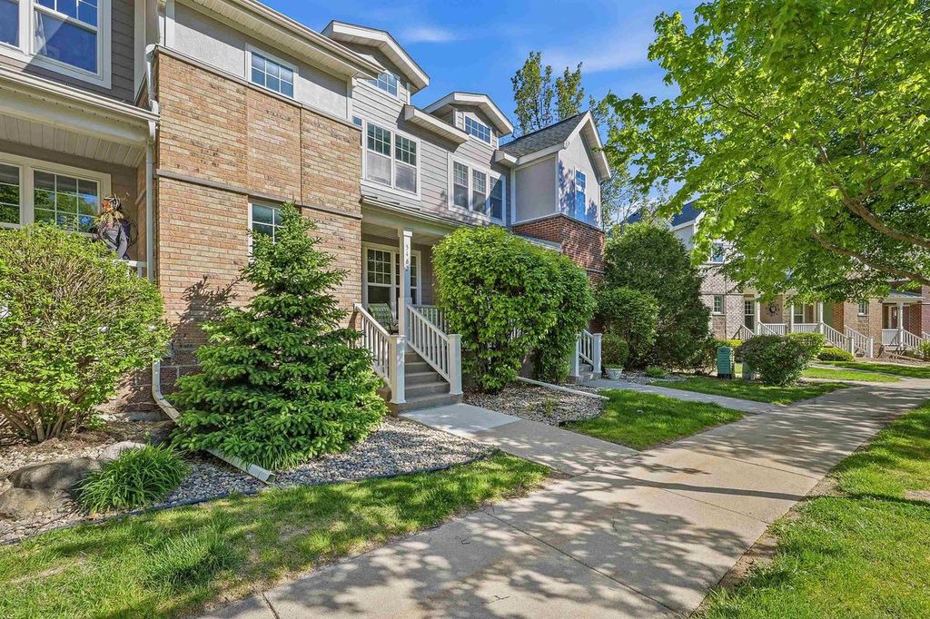 Photo of 5462 Coachman PLACE, Fitchburg, WI 53711 (MLS # 2022190)