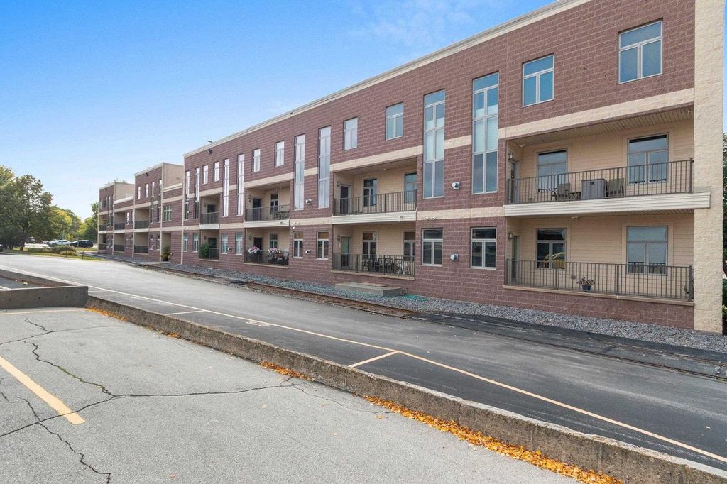 Photo of 555 Main AVENUE #111, De Pere, WI 54115 (MLS # 50315446)