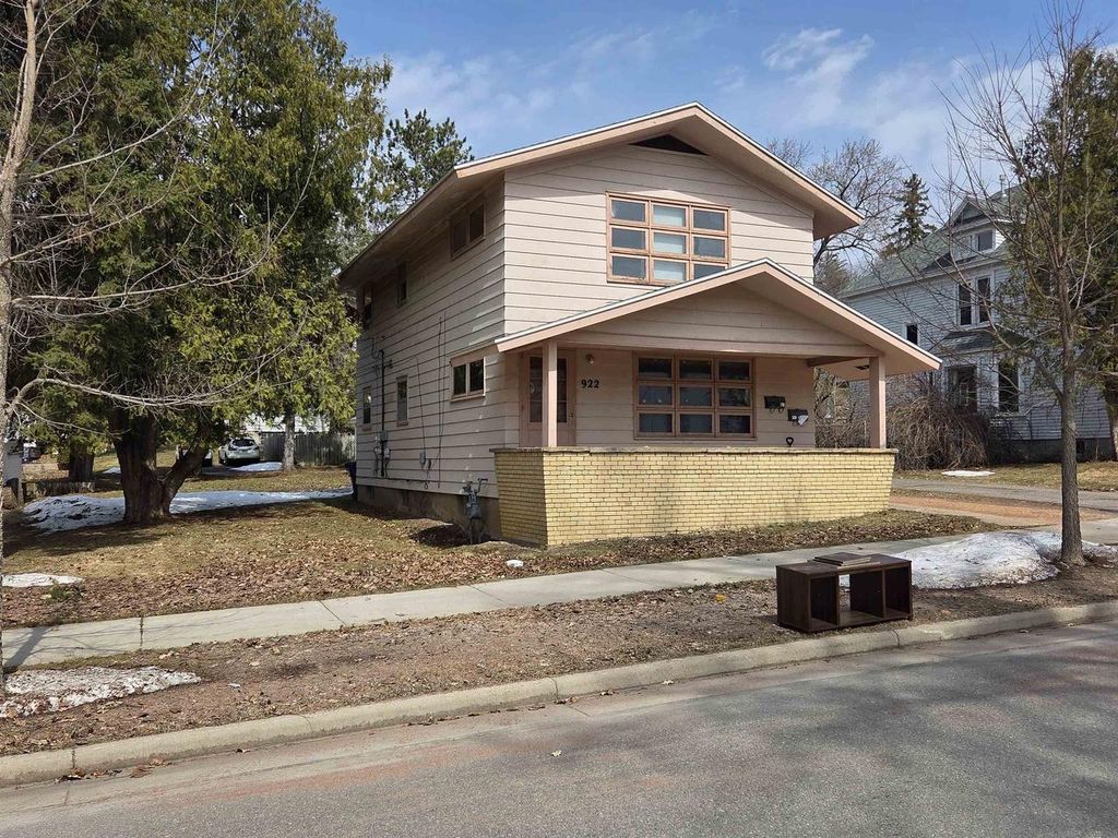 Photo of 922 Washington STREET, Wausau, WI 54403 (MLS # 22600047)
