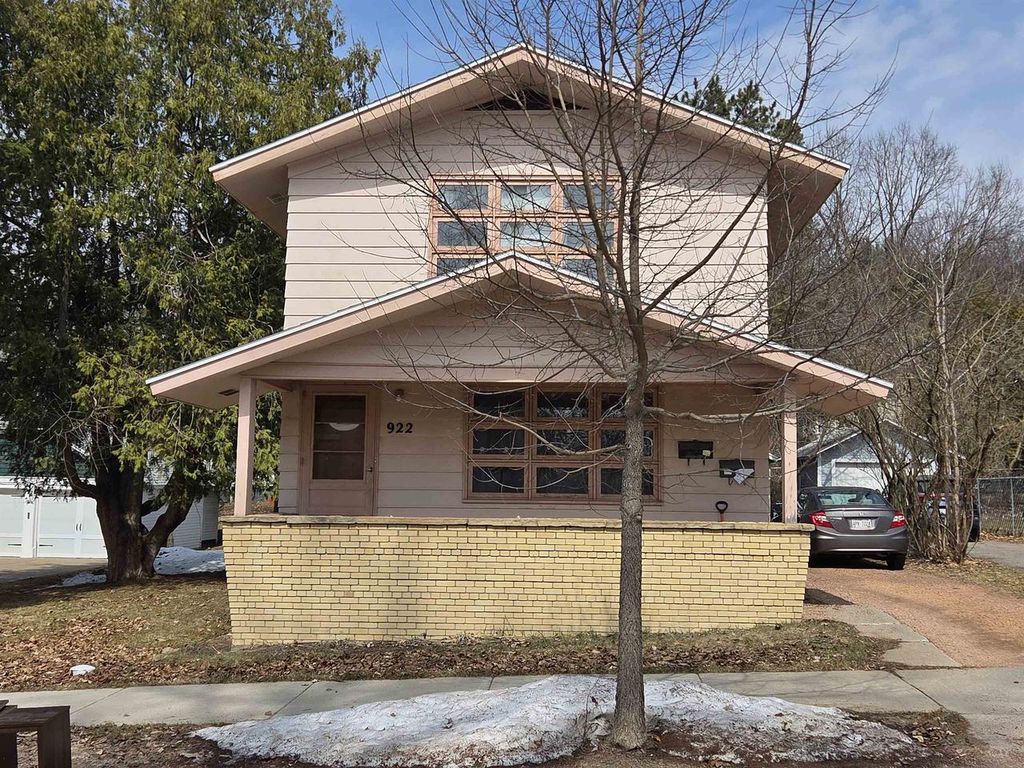 Photo of 922 Washington STREET, Wausau, WI 54403 (MLS # 22600047)