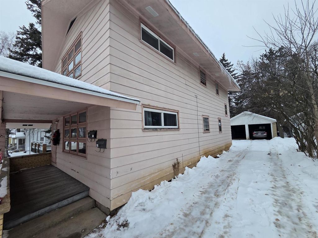 Photo of 922 Washington STREET, Wausau, WI 54403 (MLS # 22600047)