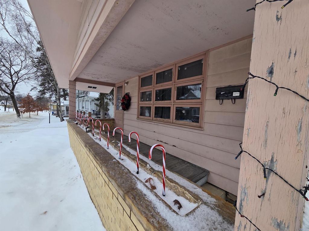 Photo of 922 Washington STREET, Wausau, WI 54403 (MLS # 22600047)