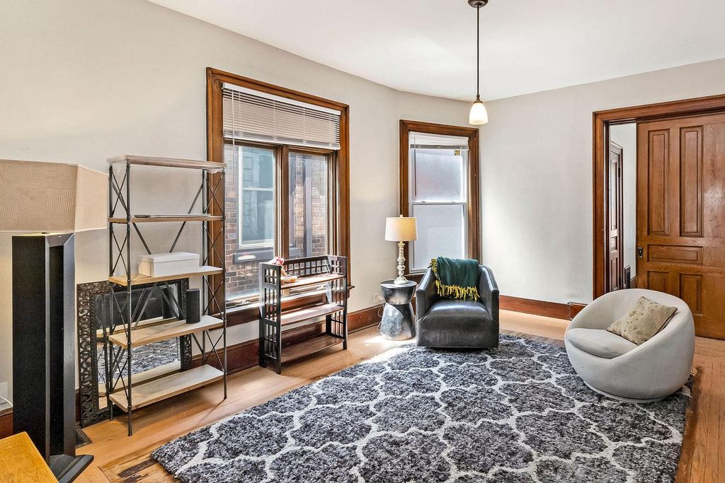 Photo of 1566 N Warren AVENUE #1568, Milwaukee, WI 53202 (MLS # 1956476)