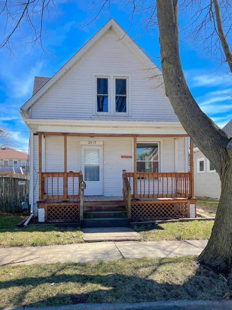 Photo of 2017 Carmel AVENUE, Racine, WI 53405 (MLS # 1978499)
