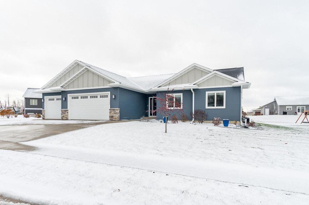 Photo of 1506 Bridger DRIVE, Holmen, WI 54636 (MLS # 1944086)