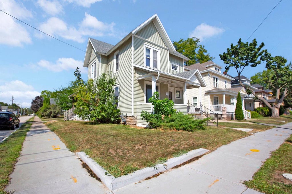 Photo of 1103 Cherry STREET, Oshkosh, WI 54901 (MLS # 50332070)