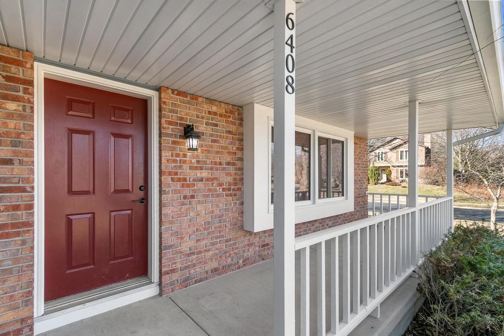 Photo of 6408 Fox RUN, Mcfarland, WI 53558 (MLS # 2018296)