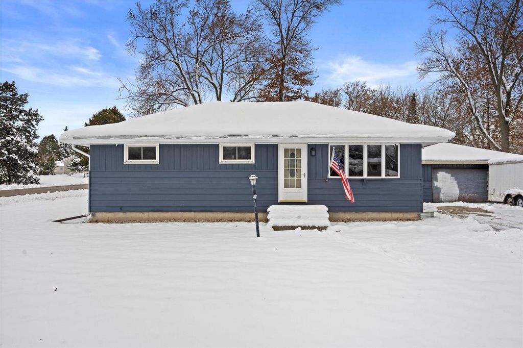 Photo of 8212 W High STREET, Franklin, WI 53132 (MLS # 1943713)
