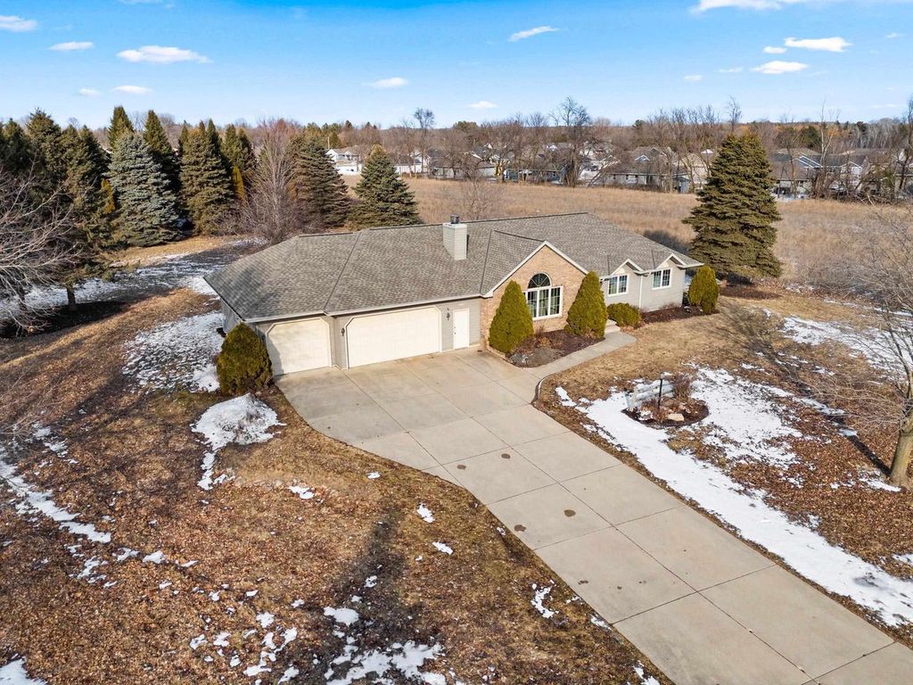 Photo of 4480 Shawano AVENUE, Green Bay, WI 54313 (MLS # 50321617)