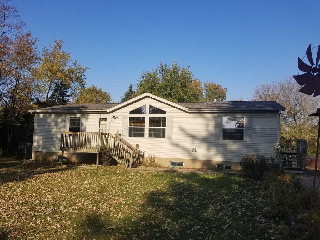 Photo of 2901 N Mother Simpson WAY, Milwaukee, WI 53206 (MLS # 1947079)