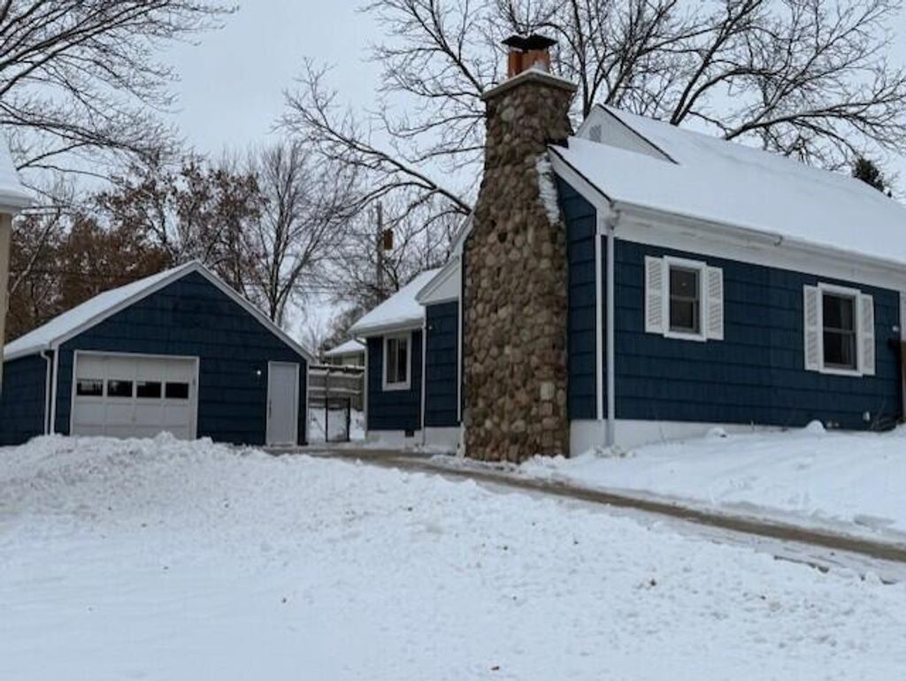 Photo of 125 Summit DRIVE, Port Washington, WI 53074 (MLS # 1944355)