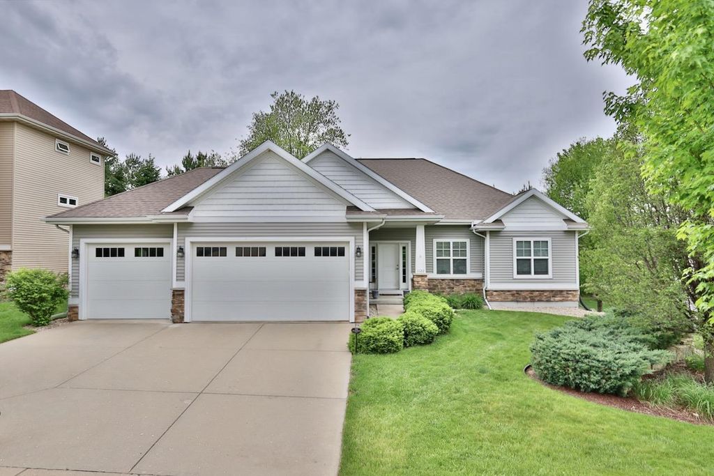 Photo of 1122 Willow RUN, Verona, WI 53593 (MLS # 2024093)