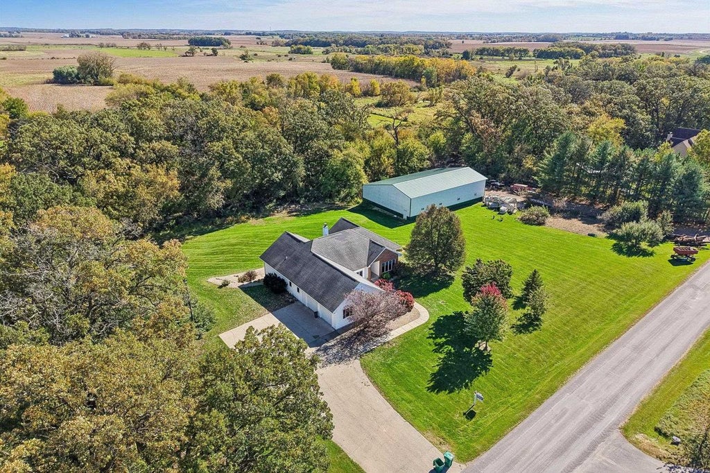 Photo of 7370 Wilburn ROAD, Sun Prairie, WI 53590 (MLS # 2032717)