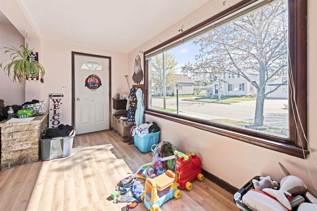 Photo of 1333 Oakes STREET, Marinette, WI 54143 (MLS # 50325622)