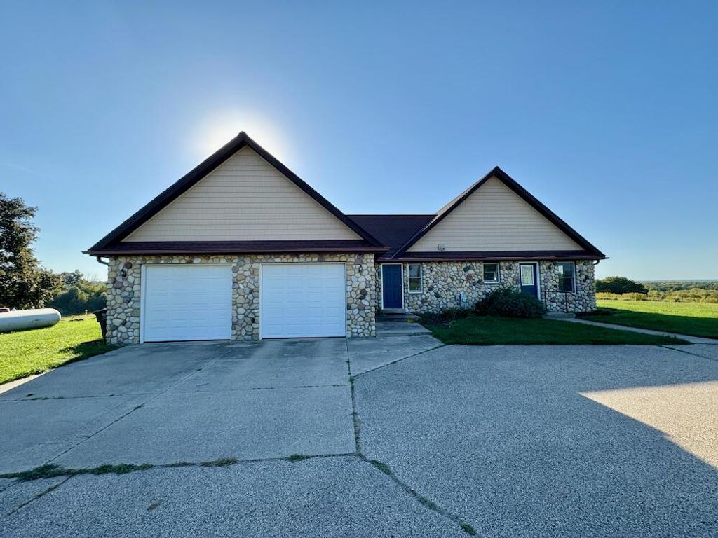 Photo of N7321 Bowers ROAD, Elkhorn, WI 53121 (MLS # 1942519)