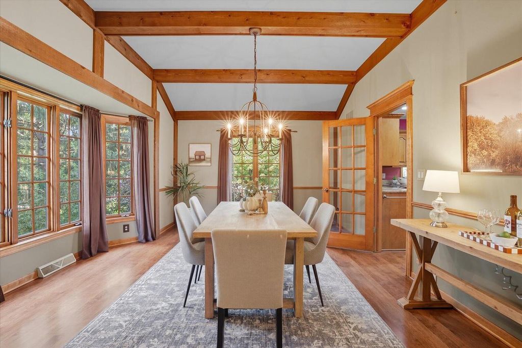 Photo of 623 Anthony COURT, Delafield, WI 53018 (MLS # 1934917)