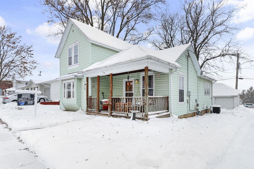Photo of 210 E Merrimac STREET, Dodgeville, WI 53533 (MLS # 2012130)