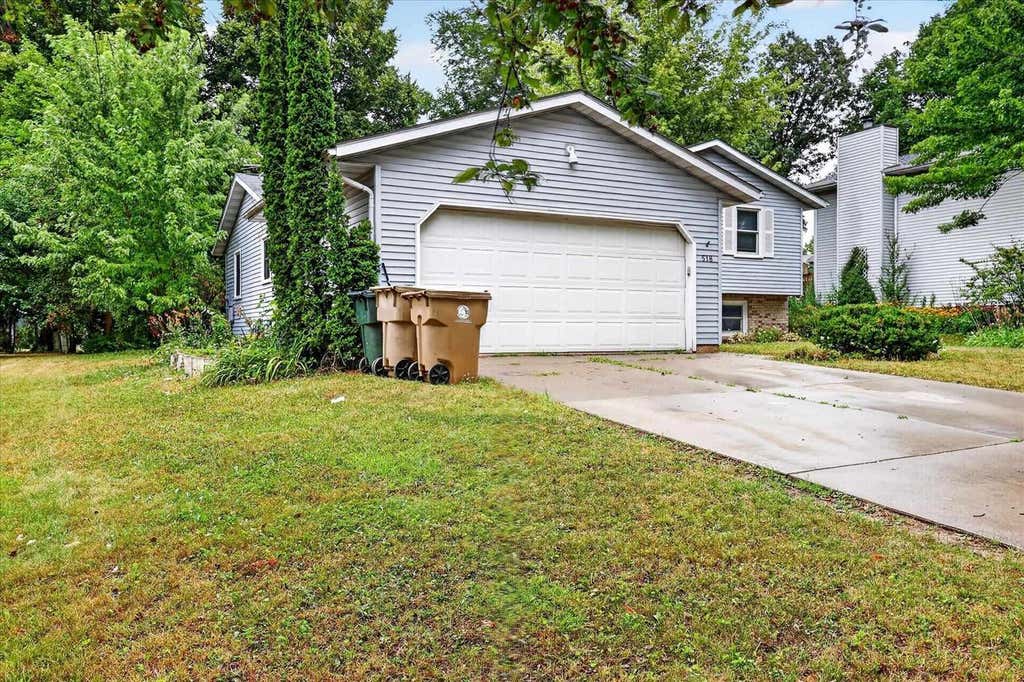 Photo of 518 Seven Nations DRIVE, Madison, WI 53713 (MLS # 2027108)