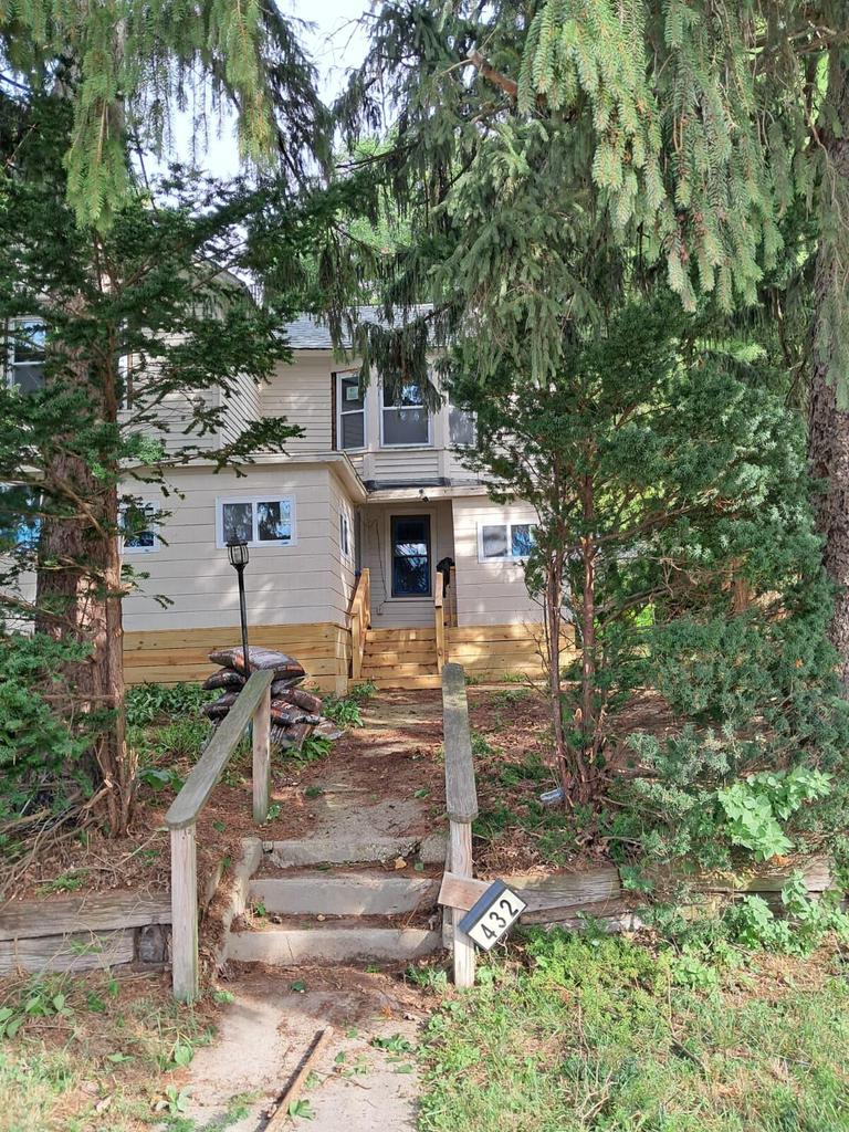 Photo of 432 W Capitol DRIVE, Milwaukee, WI 53209 (MLS # 1981455)