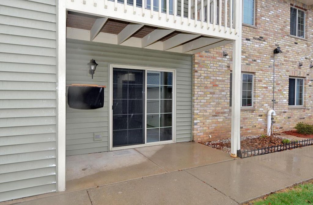 Photo of 3650 E Barbara COURT #12, Oak Creek, WI 53154 (MLS # 1956288)
