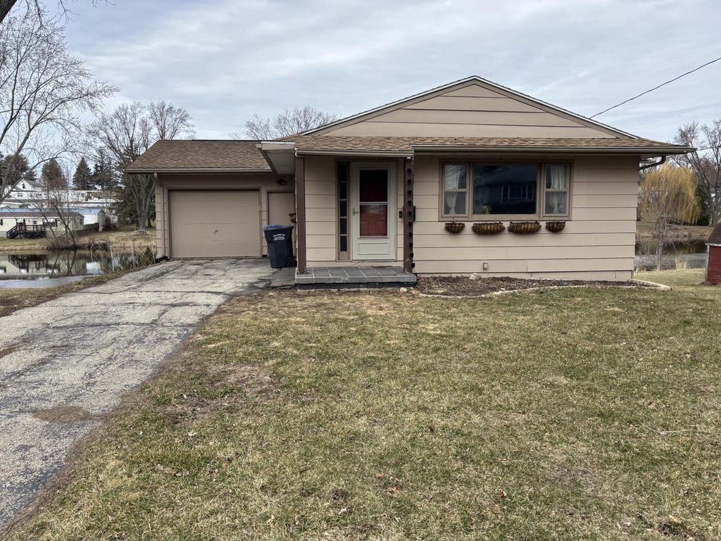 Photo of 731 N Main STREET, Columbus, WI 53925 (MLS # 1954747)