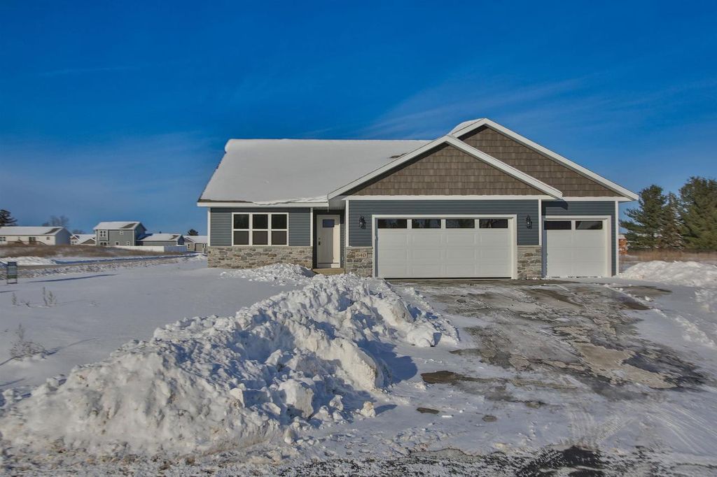 Photo of 640 Still Waters LANE, Plover, WI 54467 (MLS # 22505868)