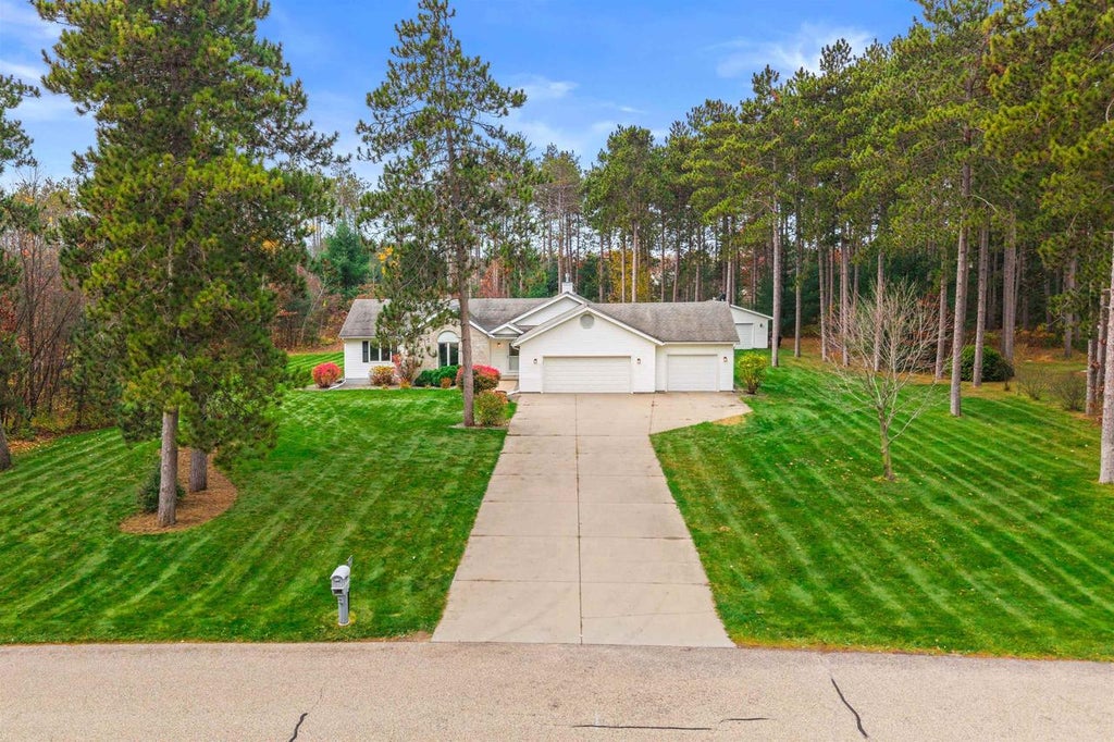Photo of 1564 S Ponderosa DRIVE, Stevens Point, WI 54482 (MLS # 22605385)
