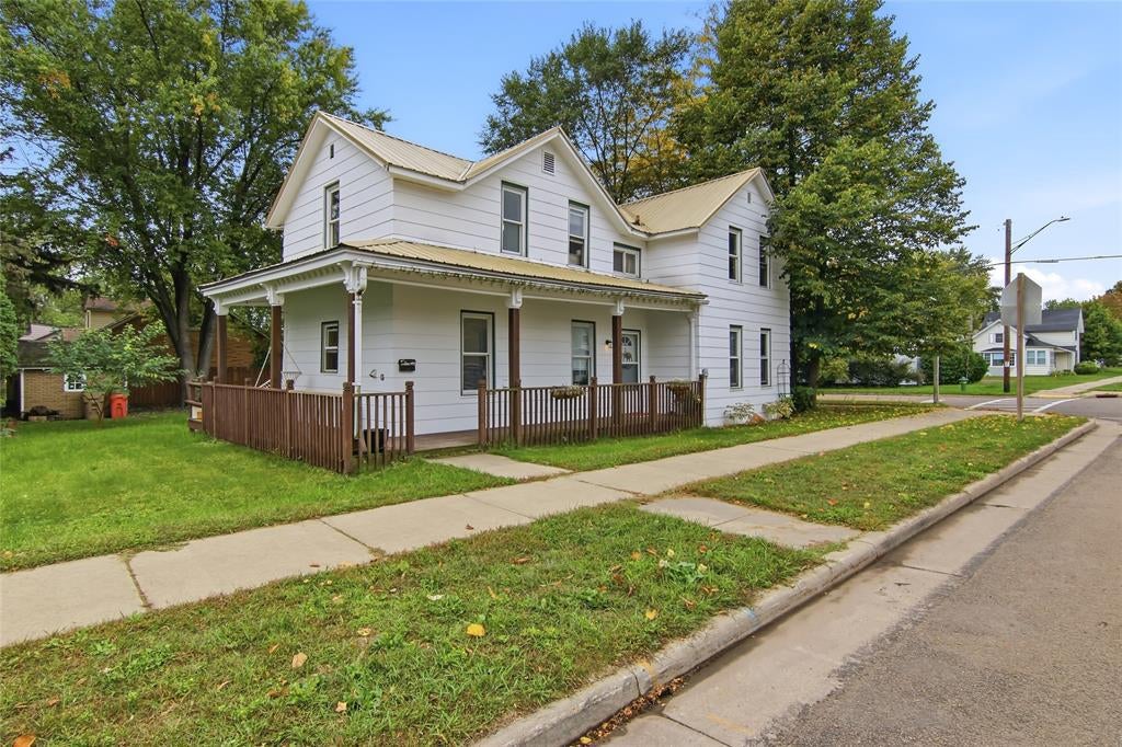 Photo of 465 W Spruce STREET, Chippewa Falls, WI 54729 (MLS # 1605403)