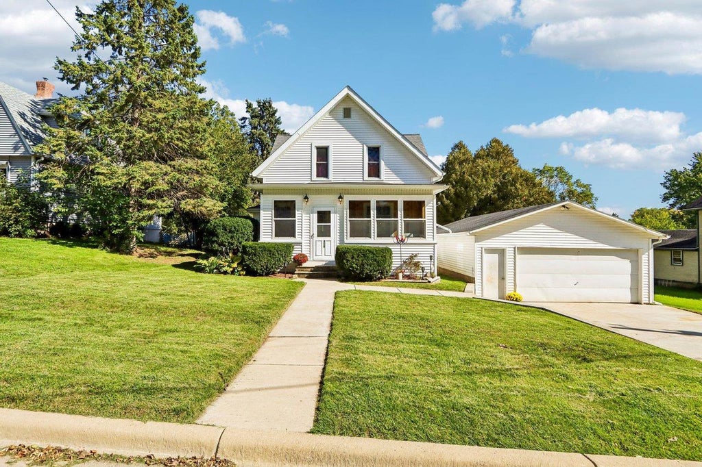 Photo of 319 Sheldon STREET, Cambridge, WI 53523 (MLS # 2034274)