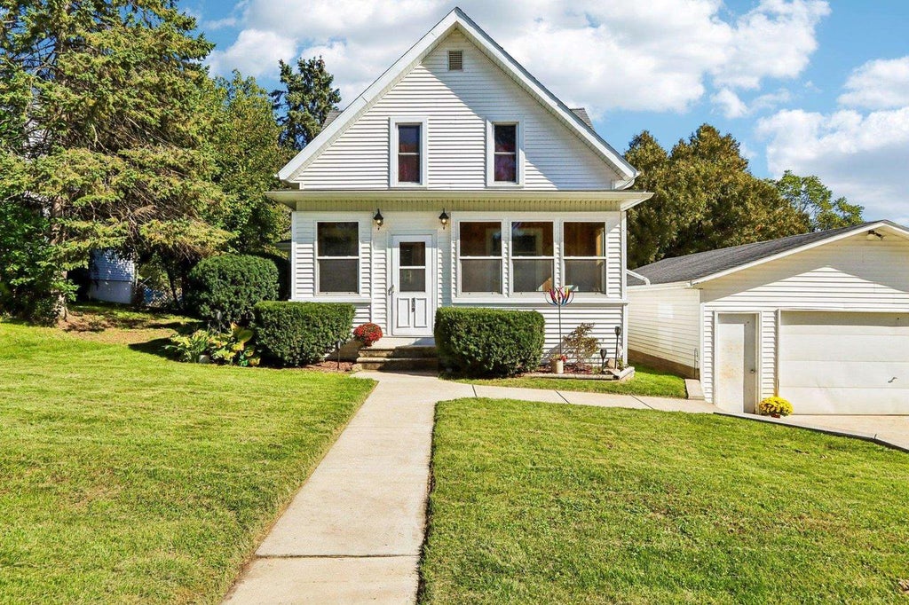 Photo of 319 Sheldon STREET, Cambridge, WI 53523 (MLS # 2034274)