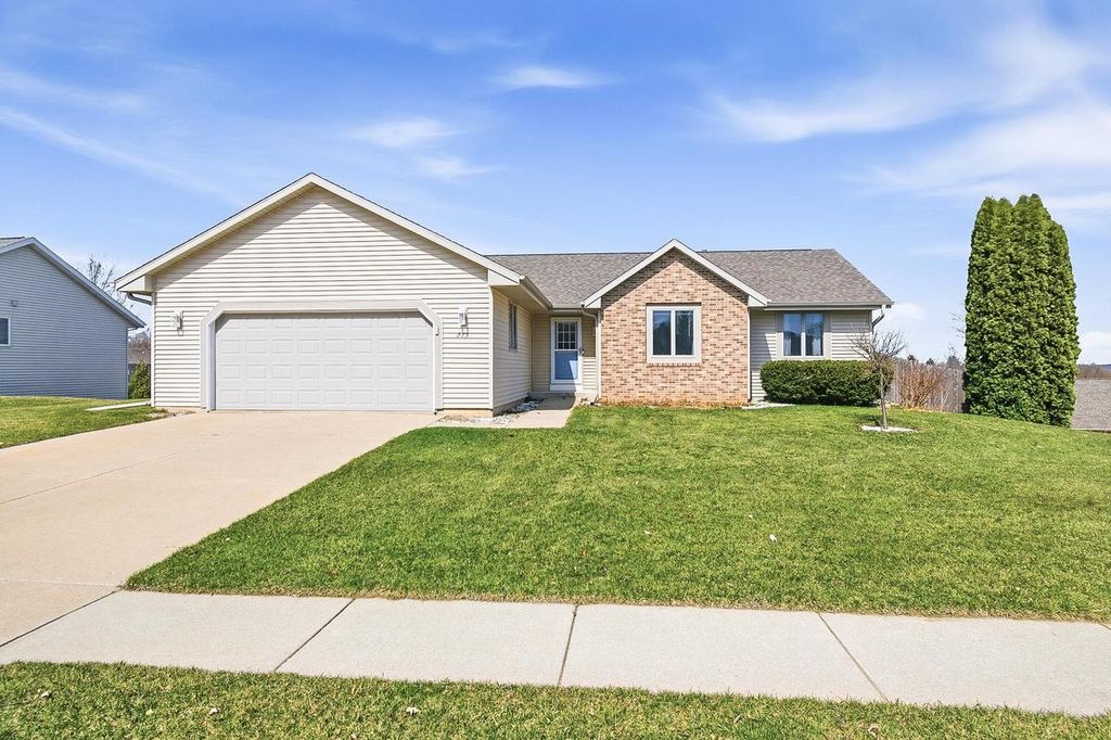 Photo of 213 Wollet DRIVE, Fort Atkinson, WI 53538 (MLS # 2019077)