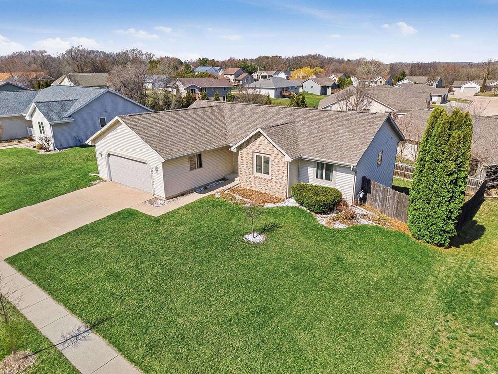 Photo of 213 Wollet DRIVE, Fort Atkinson, WI 53538 (MLS # 2019077)
