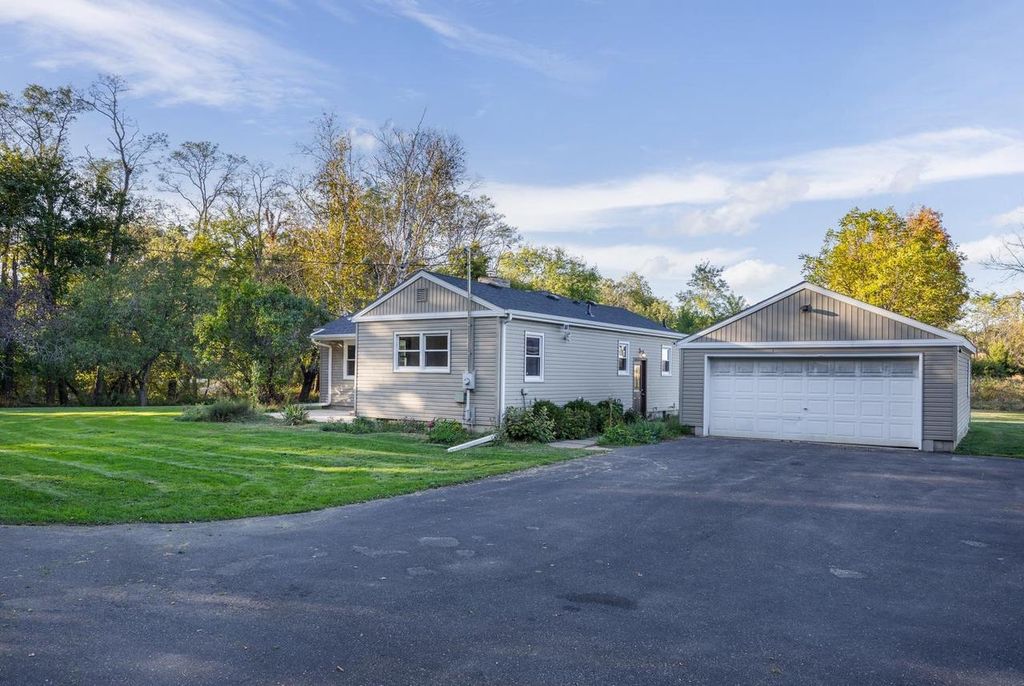 Photo of 41 E Royal Vale Rd, Edgerton, WI 53534 (MLS # 2010615)