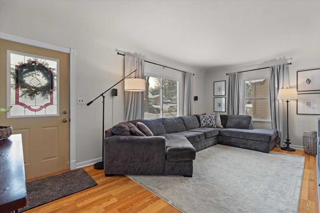 Photo of N86W16564 Jacobson DRIVE, Menomonee Falls, WI 53051 (MLS # 1944401)