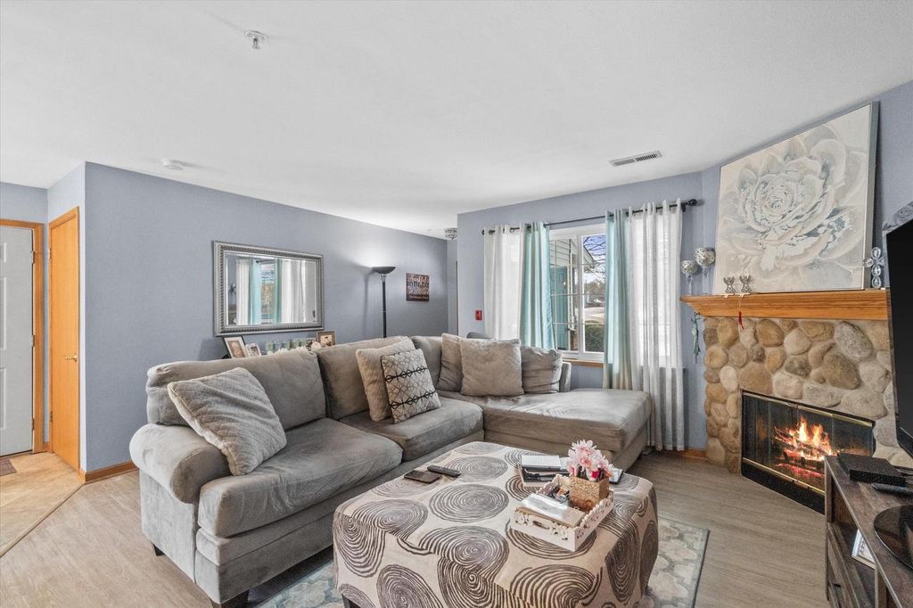 Photo of 160 W Aspen COURT #3, Oak Creek, WI 53154 (MLS # 1947669)